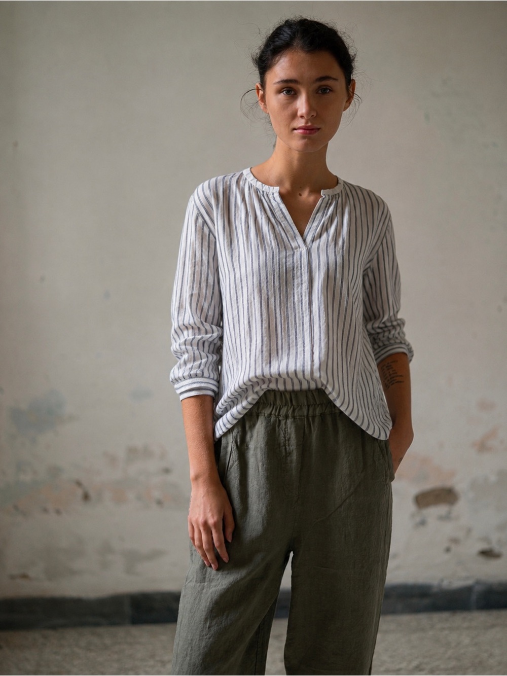 Hannoh Wessel vertical striped split-neck blouse size 4